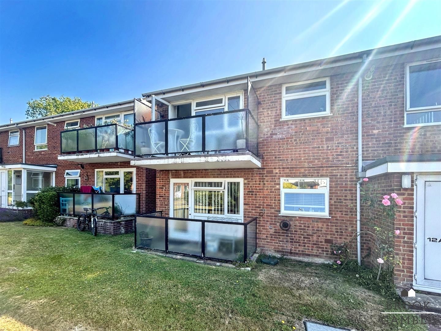 2 Bedroom Apartment for Sale: £232,000. Shortdean Place in Eastbourne, East Sussex